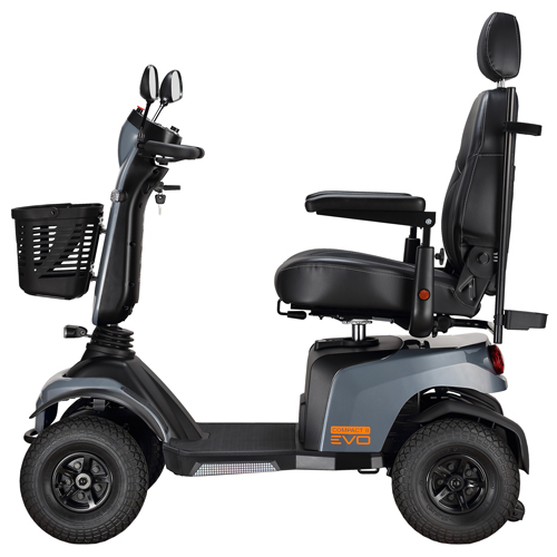 Der Scooter Riga Evo der Firma Van Os Medical in seitlicher Ansicht.